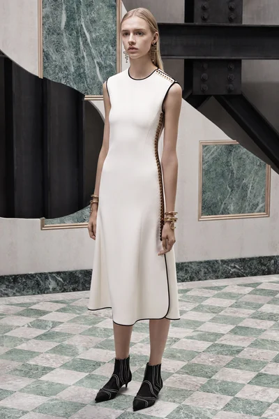 Look 18